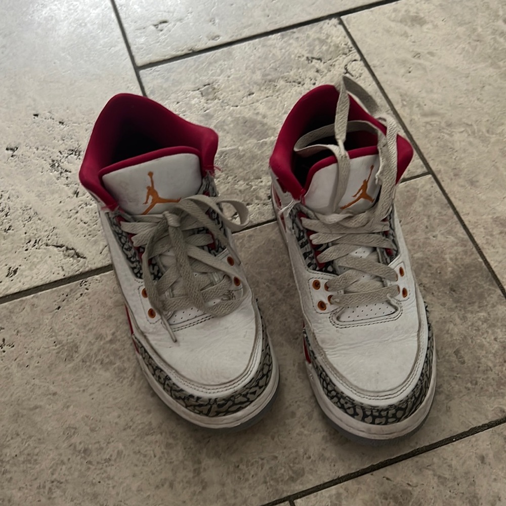 Boys Jordan's as is- you can probably clean but I don't have the time !